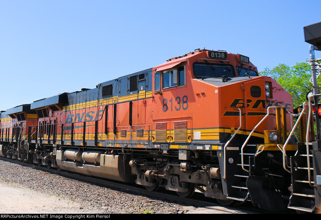 BNSF 8138